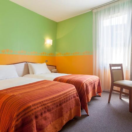 Brit Hotel Le Lion D'Or Chinon Luaran gambar