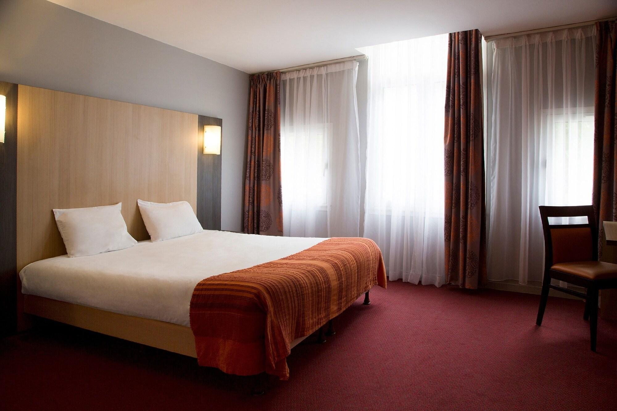 Brit Hotel Le Lion D'Or Chinon Luaran gambar
