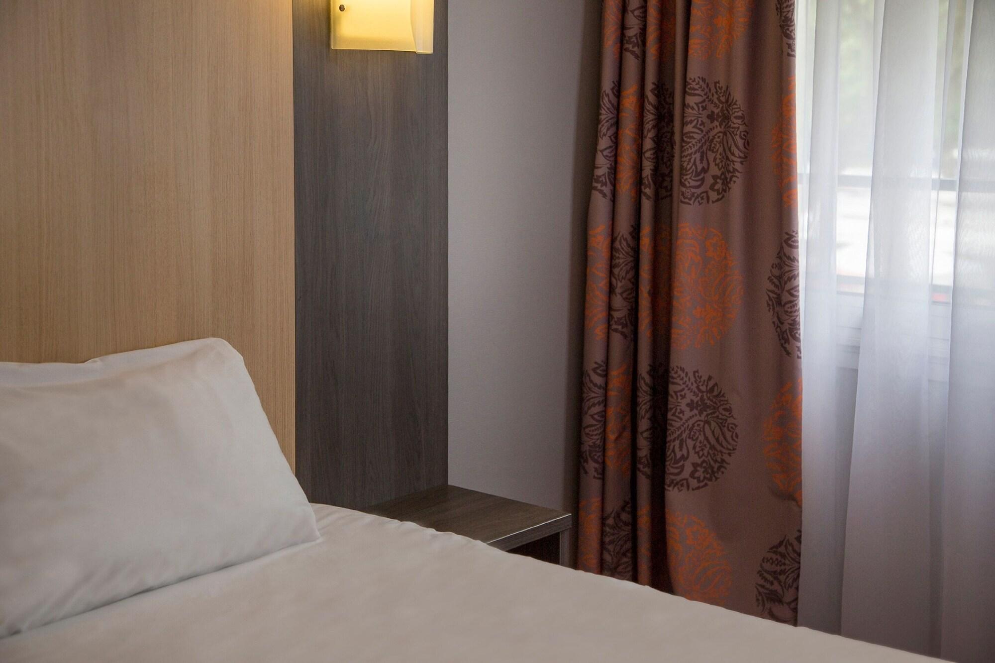 Brit Hotel Le Lion D'Or Chinon Luaran gambar