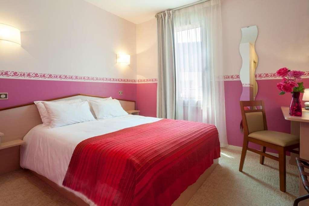 Brit Hotel Le Lion D'Or Chinon Bilik gambar